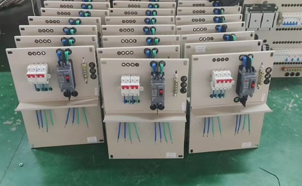 公共設(shè)施中配電箱